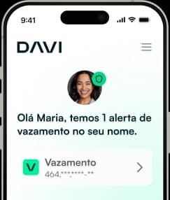 Celular com uma notificação de vazamento de dados do Davi