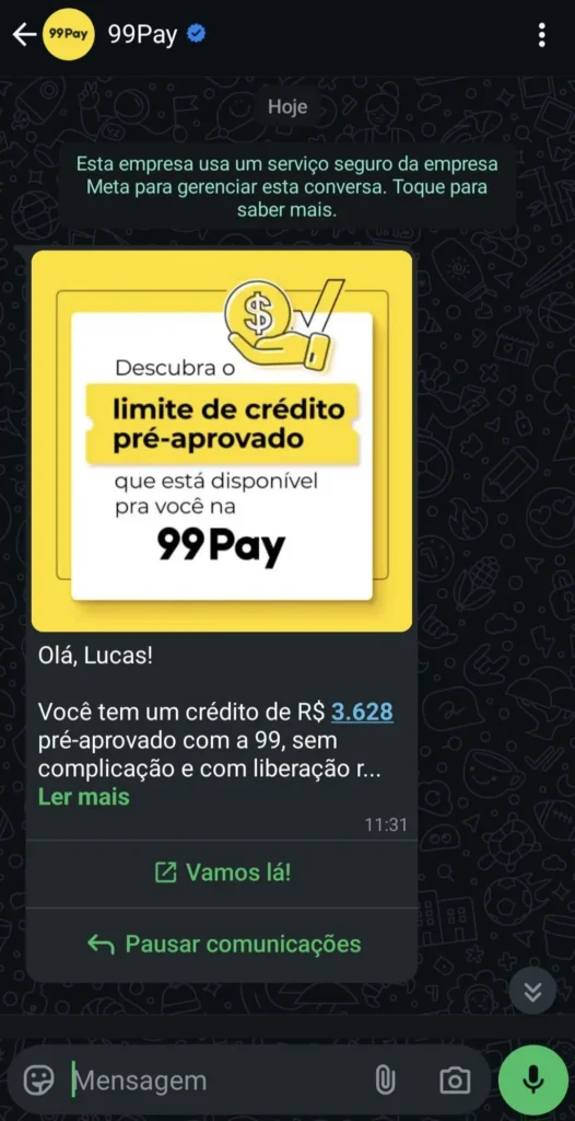 Print de tela de uma prova social. Na imagem, a vítima recebe uma mensagem sobre um crédito pré-aprovado falso.